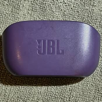 JBL Wave 100tws Sol Kulaklık Üst Kapağı Kendi Kendine Çatladı: Üretim Kusuru İddiası