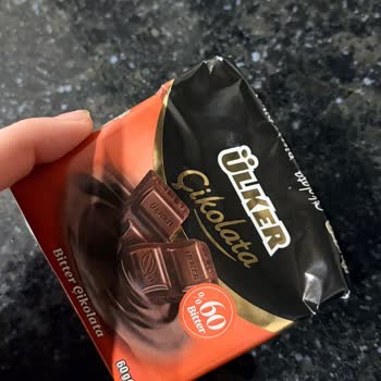 Ülker %60 Bitter Çikolata Ambalajı Kapalıyken Yarı Eksik Çıktı