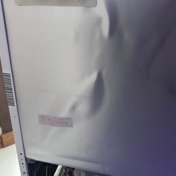 Arka Kısmı Deforme Buzdolabının Teslimi Ve Yetkili Servisin İade Reddi