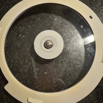 İlk Kullanımda Kapak Silikonunda Renk Değişimi Ve Değişim Talebi