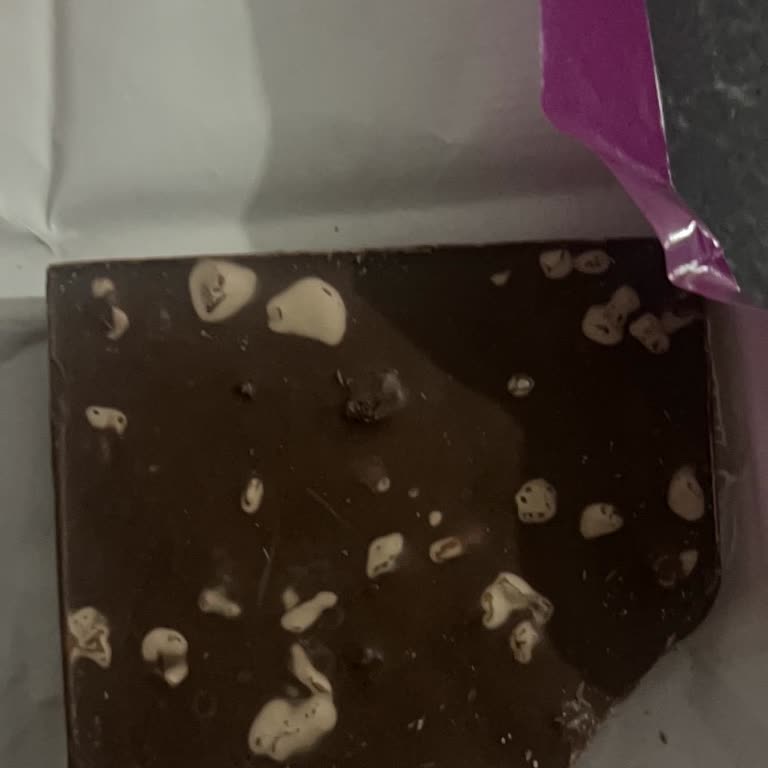 Son Kullanma Tarihi Geçmemiş Üründe Küf Görüntüsü Ve Sağlık Endişesi