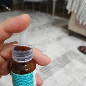 Metsil Damlasının Kapağı Kırıldı Ve Çocuğun Yüzüne Dökülerek Güvenimizi Sarstı