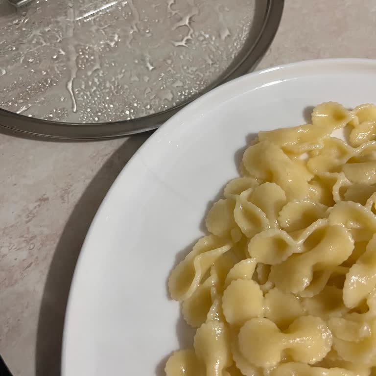 İlk Kullanımda Çatlayan Yemek Takımı: Güvenlik Endişesi Ve İade Talebi