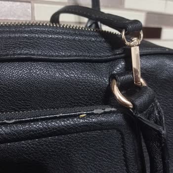 Derimod Outlet Çantası Deri Dökülmesiyle Kullanılamaz, İade Talebi Reddi