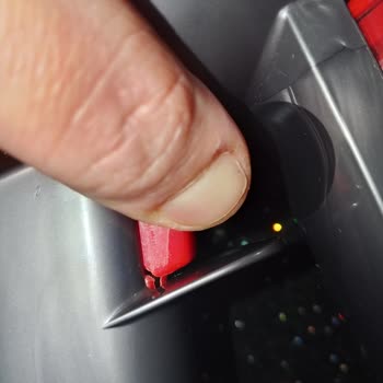 Dyson V8 Süpürge Sürekli Arıza Veriyor Ve Değişim Talep Ediyorum