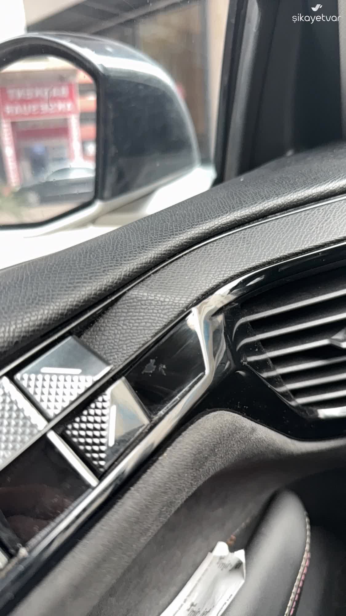 DS Automobiles İç Trim Boya Dökülmesi Ve Tavan Ses Sorunlarının