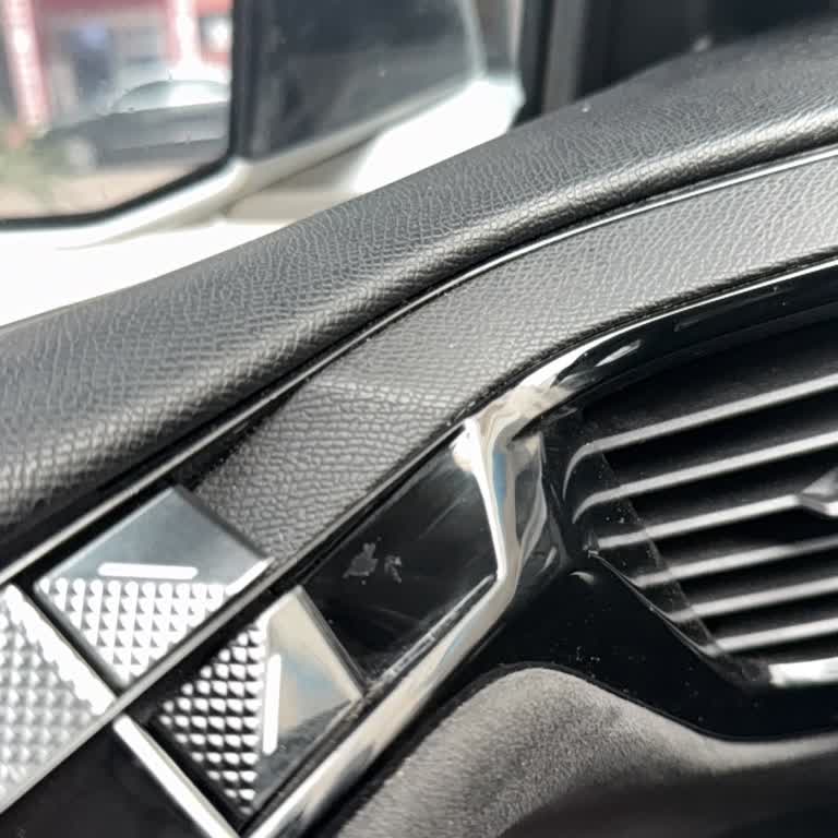 İç Trim Boya Dökülmesi Ve Tavan Ses Sorunlarının Garanti Kapsamında Çözülmesi Talebi