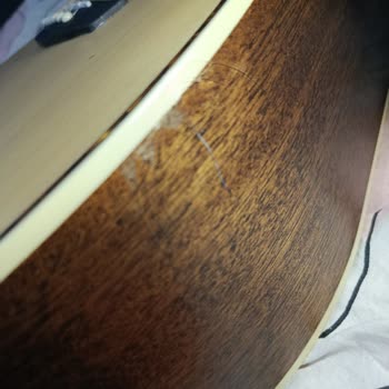 Çatlak Gitar Teslimatı, Satıcı Ve Kargo Tarafından Sorumluluk Reddi