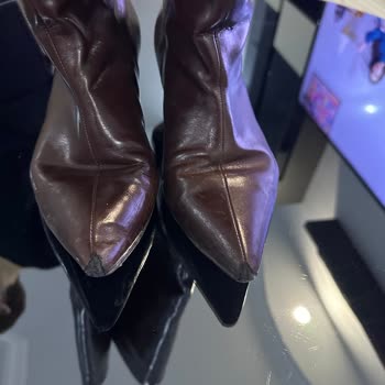 Shoeberry Çizmesi İki Ayda Açıldı Ve Topuğu Kırıldı