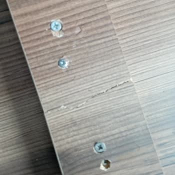 Yatak Odası Takımında Kısa Sürede Parçalanan Malzeme Nedeniyle Ücretsiz Tamir Veya Değişim Talebi