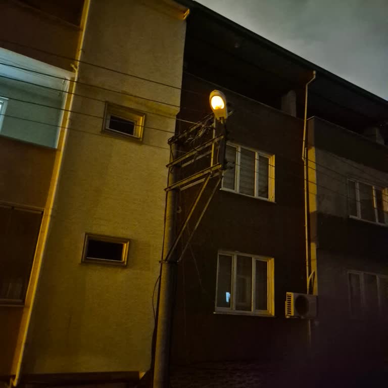 İki Şikayet Sonrası Arızalı Sokak Lambası Çözülmedi