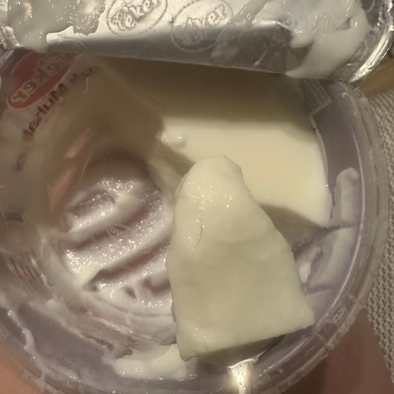 Migros Eker Sakızlı Muhallebi Ürününde Saç Çıktı - Hijyen İhlali Ve İade Talebi