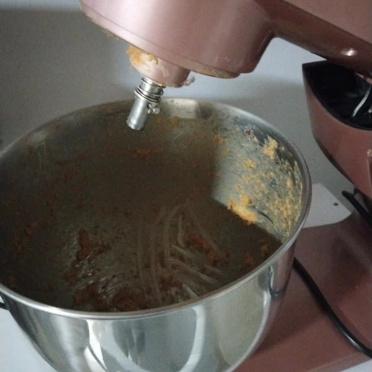 Haznesi Sıkışan Yeni Hamur Yoğurma Makinesinin Hızlı Değişim Talebi