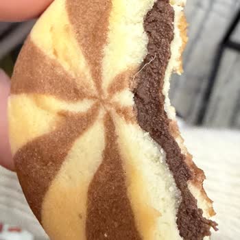 Eti Tutku Bold Ürünün İçinden Yabancı Madde Çıktı: Gıda Güvenliği Endişesi