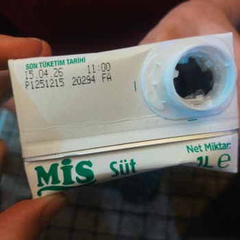 Kesik Ve Bozulmuş Mis Süt Ürünü