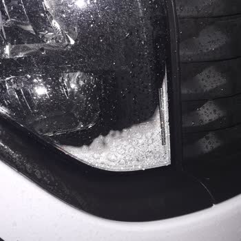 Yeni Ford Courier’da Far Buğulanması Güvenlik Riski