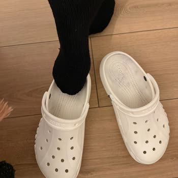 İlk Kullanımda Boya Veren Çorap Nedeniyle Crocs Terliğim Lekelendi Ve İade Talep Ediyorum