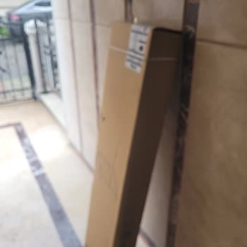 Sürat Kargo Ürünü Bina Girişinde Bırakıp Yardım Etmedi