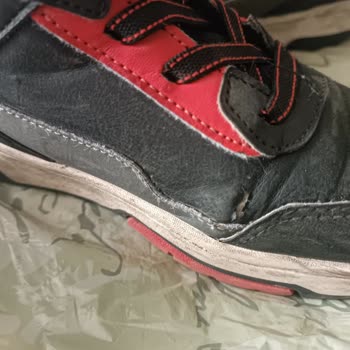 FLO Ayakkabısı 2 Ayda Patladı, Mağaza Değişimi Reddetti