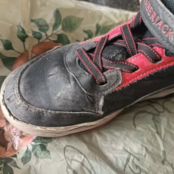 FLO Ayakkabısı 2 Ayda Patladı, Mağaza Değişimi Reddetti