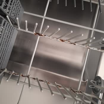 Beko Bulaşık Makinesi Tellerindeki Paslanma Ücretsiz Parça Değişimi Talebi