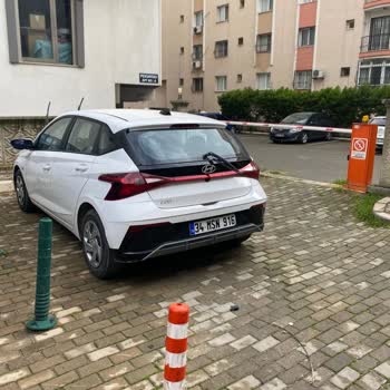 Tiktak Araçları Otopark Çıkışımızı Engelliyor, Acil Çözüm Bekliyoruz