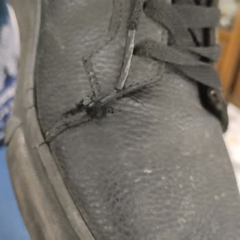 Ayakkabım 5 Ayda Tabanı Ayrıldı, Şirket Yardım Reddetti