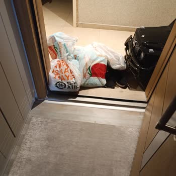 Migros’ta Sipariş Kapıya Saygısızca Bırakıldı