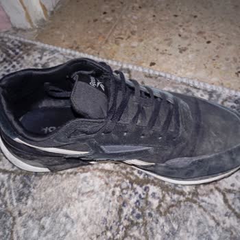 Reebok Ayakkabısında Kısa Sürede Renk Atması Ve Deformasyon Şikayeti