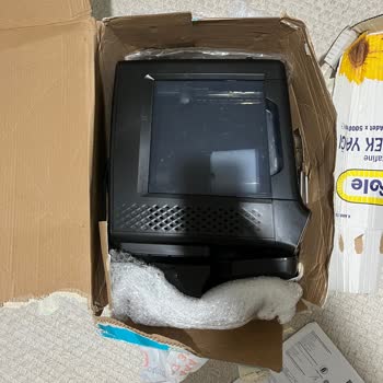 Arızalı Kahve Makinesi İçin Kırık Süt Haznesi Ve Özensiz Servis Paketi Şikayeti