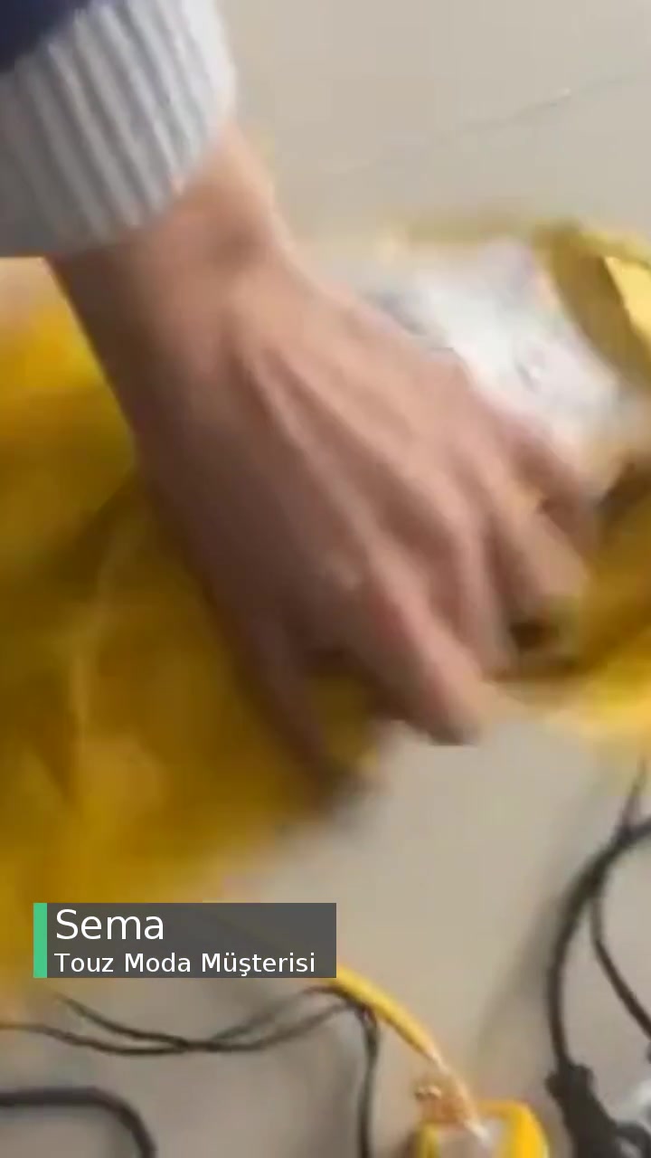 Touz Moda Müşteriye Bilerek Boş Kargo Gönderdi videonun kapak resmi