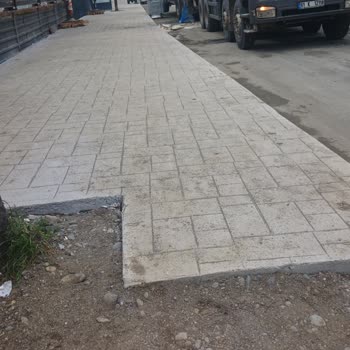 Otoyolda Levhasız Uzayan Yol Çalışması Yaya Güvenliğini Tehdit Ediyor