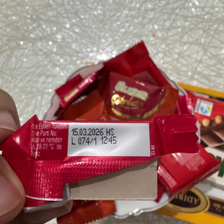 Beyazlaşmış Ve Bayat Ülker Napoliten Çikolatalarına İtiraz