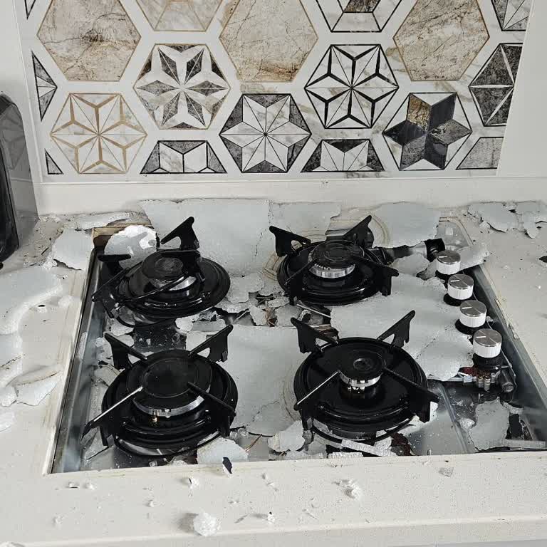 Kumtel Ankastre Ocak Camının Ani Patlaması Ve Garanti Talebi