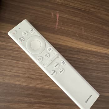 Samsung Frame TV Şarjlı Kumandada Tekrarlayan Arıza İçin Ücretsiz Değişim Talebi