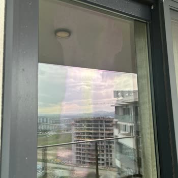 Dış Cephe Camlarındaki Renklenme Sorunu Ve Cevapsız Servis İhmaline Karşı Ücretsiz Değişim Talebi