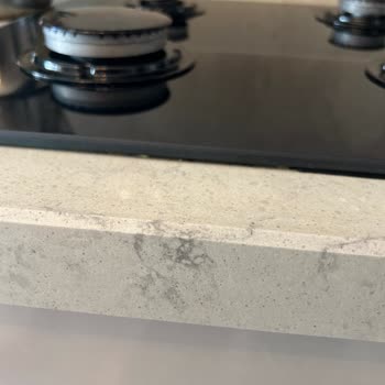 Yanlış Montaj Edilen Davlumbaz Ve Erken Çöken Silikon