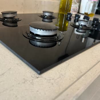 Yanlış Montaj Edilen Davlumbaz Ve Erken Çöken Silikon