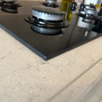 Yanlış Montaj Edilen Davlumbaz Ve Erken Çöken Silikon