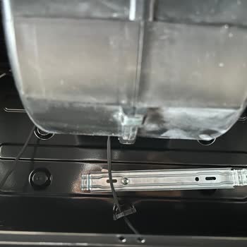 Yanlış Montaj Edilen Davlumbaz Ve Erken Çöken Silikon