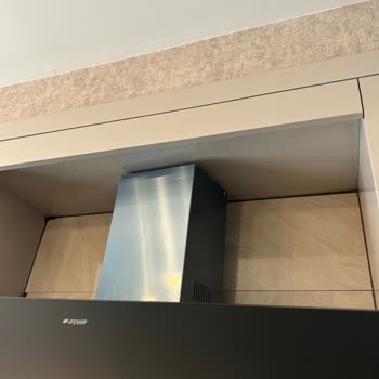 Yanlış Montaj Edilen Davlumbaz Ve Erken Çöken Silikon