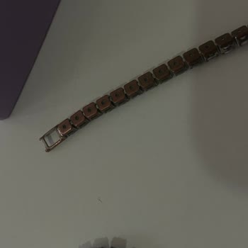 Kolyenin Erken Kararması Ve Taşların Dönmesi