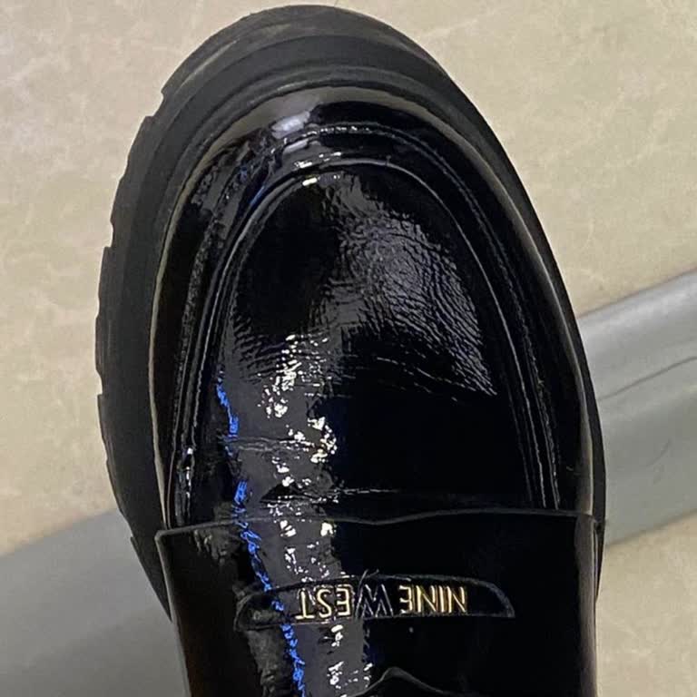 Marka Logosunun Tek Gün İçinde Düşmesi Ve Mağazanın Üretim Hatası Olmadığını Söylemesi