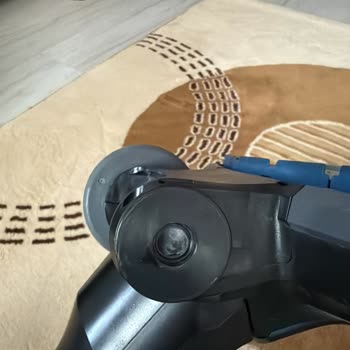 Garanti Altındaki Philips Süpürgelik Tekerleği Kırıldı, Ücretsiz Değişim Talebi