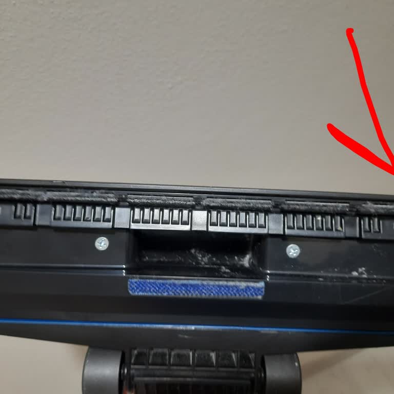Yeni Philips Süpürge Başlığındaki Tekerlek Üç Kullanımda Yerinden Çıktı