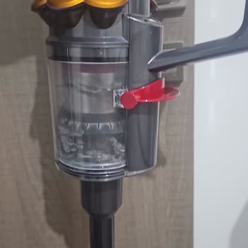 Dyson Servisinde Çizik 2. El Hazne Takıldı