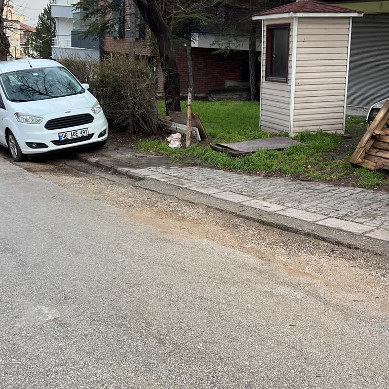 Sokakta Sürekli Kanalizasyon Akışı Çocukları Ve Mahalleyi Sağlık Riskine Maruz Bırakıyor