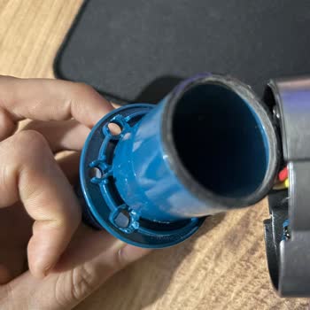 Aparat Vida Yerlerinden Ayrıldığı İçin Süpürge Kullanılamıyor