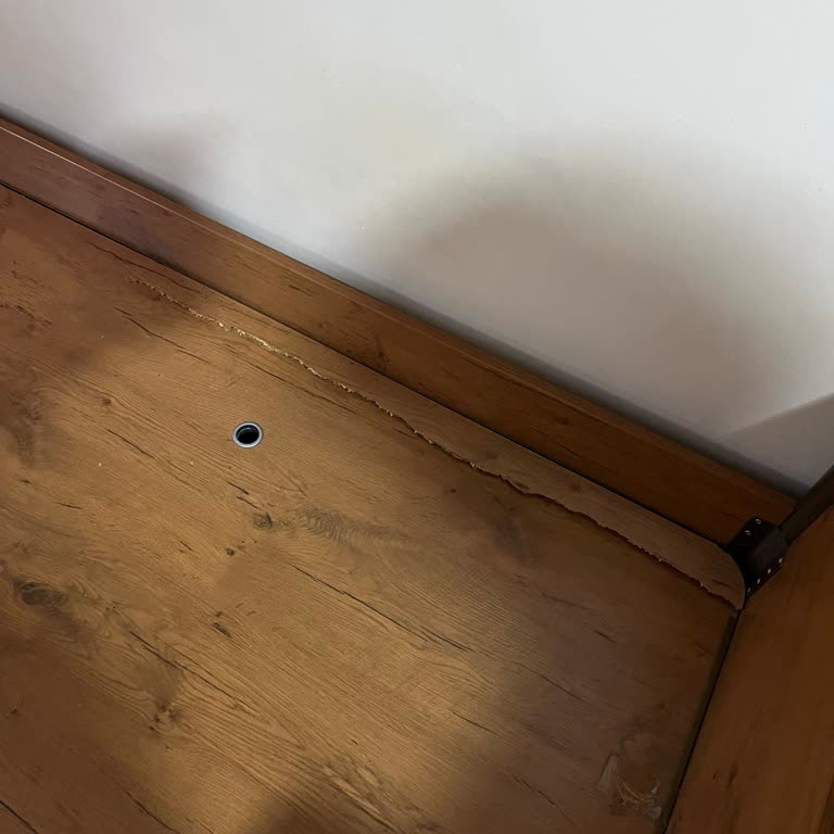 Çocuk Ranzasındaki Alt Tahta Kırılması Güvenlik Riski