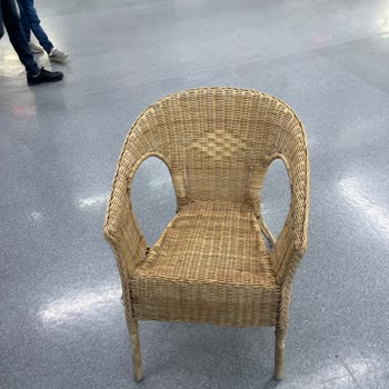 Faturasız Garanti Reddi Ve Kısa Sürede Bükülen Sandalye Şikayeti